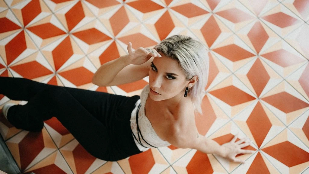 Laura Marín, fundadora de Hasta la Vegan, en su cocina de Madrid